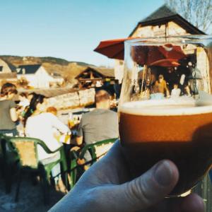 Nápoje v ubytovaní Chambres d'hôtes Le Moulin d'Auxillac