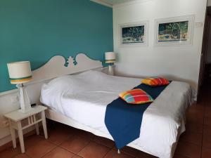Voodi või voodid majutusasutuse Studio de rêve dans un village de vacances - Salle de bain rénovée 2024 - Clim rénovée 2025 toas +30 fotot