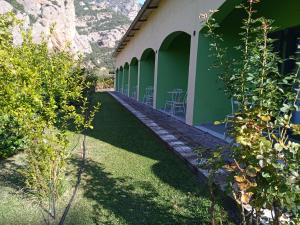 Vonkajšia záhrada v ubytovaní Guesthouse Eleftherios