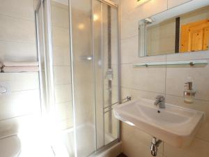 A bathroom at Kometer App Enzian