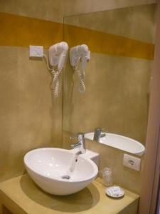 Koupelna v ubytování B&B Corte Frisonai