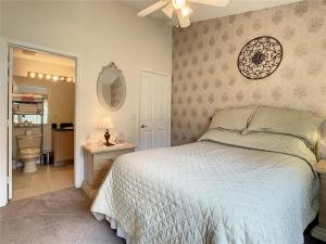 Кровать или кровати в номере Magic Orlando Villa, You are in Disney +21 фотография