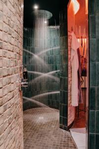Vannituba majutusasutuses Hotel Waldkrug