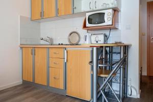 Fotografie z fotogalerie ubytování Studio with Sea view for 2-3 people by the Water v destinaci Baška Voda