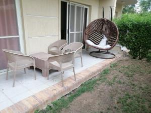 Un patio sau altă zonă în aer liber la Chillax The View Resort