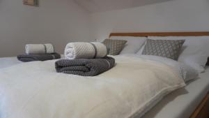 Postel nebo postele na pokoji v ubytování Geräumige Wohnung Nähe Autobahn A2