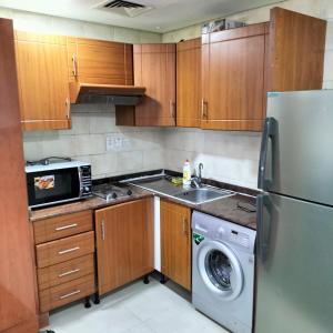 Köök või kööginurk majutusasutuses Private Studio Apartment in Tecom next to Metro station