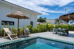Bazén v ubytování Manao Pool Villa 10 - 5 Mins Walk To The Beach nebo v jeho okolí