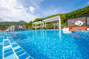 Bazén v ubytování Setouchi Island Stays Suo Oshima nebo v jeho okolí