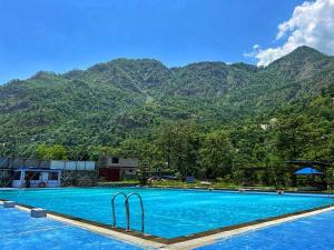 Nespecifikovaný výhled na hory nebo výhled na hory při pohledu z hotelu