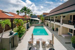Bazén v ubytování Naiya Buree Boutique Resort nebo v jeho okolí