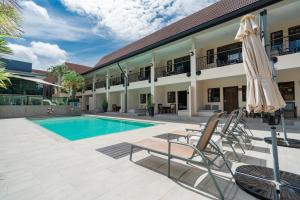 Bazén v ubytování Naiya Buree Boutique Resort nebo v jeho okolí