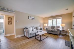 Gallery image of Renovated Munster Condo - 15 Mi to Lake Michigan! in Munster