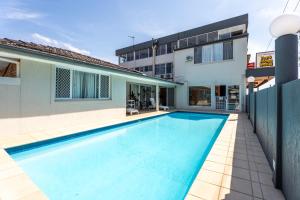 Bazén v ubytování Port Aloha Motel nebo v jeho okolí