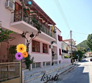 Gallery image of Kristi in Póros Kefalonias +31 photos