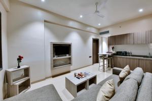 Η κουζίνα ή μικρή κουζίνα στο Click Hotel Pithampur