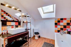 Φωτογραφία από το άλμπουμ του CHAMBRE AU CENTRE VILLE TRES COSY στη Νανσύ +11 φωτογραφίες