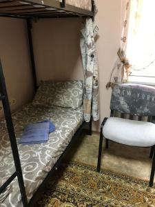 Poschodová posteľ alebo postele v izbe v ubytovaní Хостел Тихий дворик