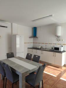 Una cocina o zona de cocina en Apartamento El Flamenco Azul Cabo de Gata