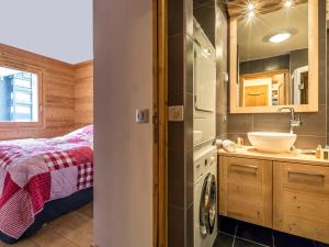 Et badeværelse på Appartement Val-d'Isère, 3 pièces, 6 personnes - FR-1-694-132