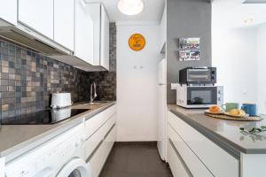 Kuchyňa alebo kuchynka v ubytovaní Apartment Meda Chica