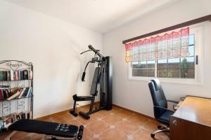 Centrum fitness w obiekcie Bonita Casa Arianny con Piscina