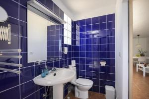 A bathroom at Peñas Blancas
