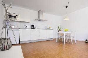 A kitchen or kitchenette at Peñas Blancas