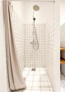 Koupelna v ubytování Beautiful One-Bedroom Apartment in CPH City
