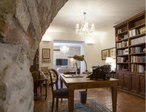 The library in A villát