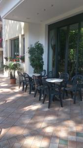 A restaurant or other place to eat at Hotel Cortina