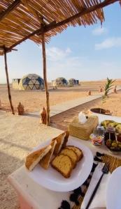 Jídlo v luxury tent nebo okolí