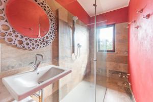 Koupelna v ubytování CASA GENESA + 16 fotografií