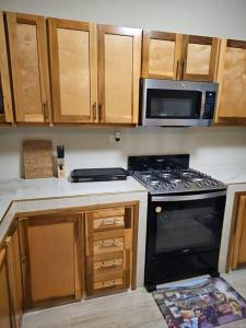 SG Apartment Complex (Apt #1)的厨房或小厨房