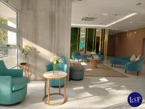 Predel za sedenje v nastanitvi Downtown Delight Dwelling at Limketkai Center
