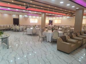 Posezení v ubytování Alfares Hotel
