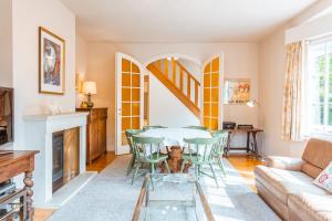 Khu vực ghế ngồi tại La Marjolaine