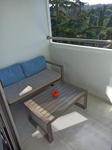 A seating area at TRYP by Wyndham Corfu Dassia