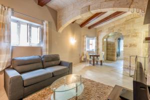 Posezení v ubytování A 3BR characteristic home in Rabat with lovely views by 360 Estates + 37 fotografií