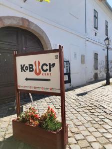 Certifikát, hodnocení, plakát nebo jiný dokument vystavený v ubytování Poppy Flower Apartment