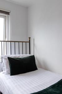 Postel nebo postele na pokoji v ubytování City Centre Apartment - Fantastic Location