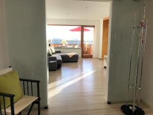 Φωτογραφία από το άλμπουμ του Ferienwohnung Alina- Penthouse Wohnung mit atemberaubendem Blick zum Bodensee σε Kressbronn am Bodensee