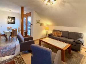 Posezení v ubytování Ferienwohnung Panorama pur - Gemütlich, ruhige Lage mit Loggia und Panoramablick