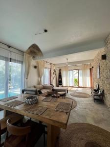 Posezení v ubytování Ocean Front Villa with pool, Zanzibar