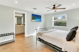 Postel nebo postele na pokoji v ubytování Coral Isle Heated pool,, ping-pong, near beach + 43 fotografií