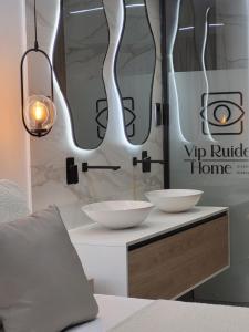 Postel nebo postele na pokoji v ubytování suites home ruidera