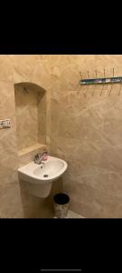 Kamar mandi di Al Burj Hotel