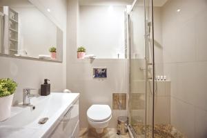 Kúpeľňa v ubytovaní Warsaw Premium Apartments Deluxe Old Town