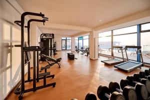 Фітнес-центр і / або тренажери в Topaz - Jacuzzi and Sauna Infinity Resort