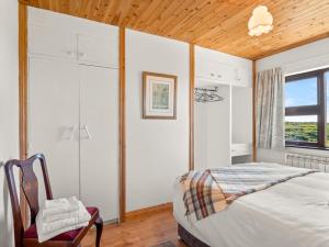 Postel nebo postele na pokoji v ubytování Flaherty Cottage eco